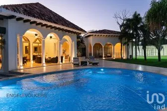 NEX-288997 - Casa en Venta, con 3 recamaras, con 7 baños, con 1390 m2 de construcción.