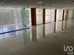 NEX-208636 - Oficina en Renta, con 1 baño, con 940 m2 de construcción.