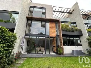 NEX-228219 - Casa en Venta, con 3 recamaras, con 3 baños, con 368 m2 de construcción en Lomas Quebradas, CP 10000, Ciudad de México.