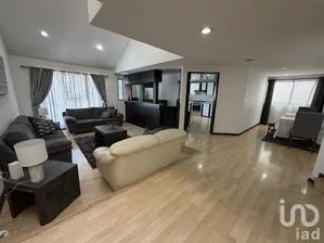 NEX-290261 - Casa en Venta, con 5 recamaras, con 5 baños, con 400 m2 de construcción en Vista del Valle Sección Bosques, CP 53296, Estado de México.