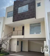 NEX-199638 - Casa en Renta, con 4 recamaras, con 3 baños, con 265 m2 de construcción en Residencial Lago Esmeralda, CP 52989, Estado De México.