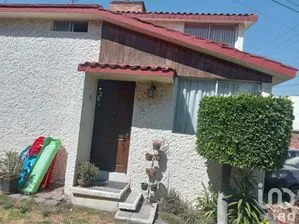 NEX-200180 - Casa en Venta, con 3 recamaras, con 2 baños, con 125.79 m2 de construcción en Santa Cruz del Monte, CP 53110, Estado De México.