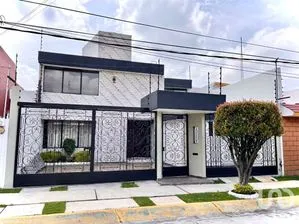 NEX-200759 - Casa en Venta, con 4 recamaras, con 4 baños, con 310 m2 de construcción en Las Arboledas, CP 52950, Estado De México.