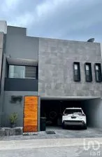 NEX-200761 - Casa en Venta, con 3 recamaras, con 3 baños, con 290 m2 de construcción en Residencial Lago Esmeralda, CP 52989, Estado De México.