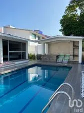 NEX-207406 - Casa en Renta, con 3 recamaras, con 2 baños, con 250 m2 de construcción.