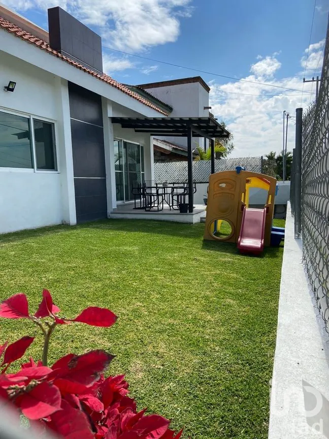 Casa en Renta en Lomas de Cocoyoc, Atlatlahucan, Morelos | NEX-280888 | iad México | Foto 2 de 18