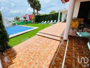 NEX-281559 - Casa en Renta, con 4 recamaras, con 3 baños, con 360 m2 de construcción en Lomas de Cocoyoc, CP 62847, Morelos.