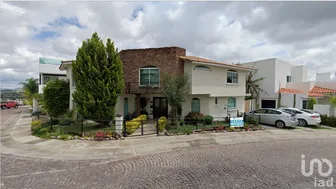 NEX-281593 - Casa en Venta, con 3 recamaras, con 4 baños, con 300 m2 de construcción en Cumbres del Lago, CP 76230, Querétaro.