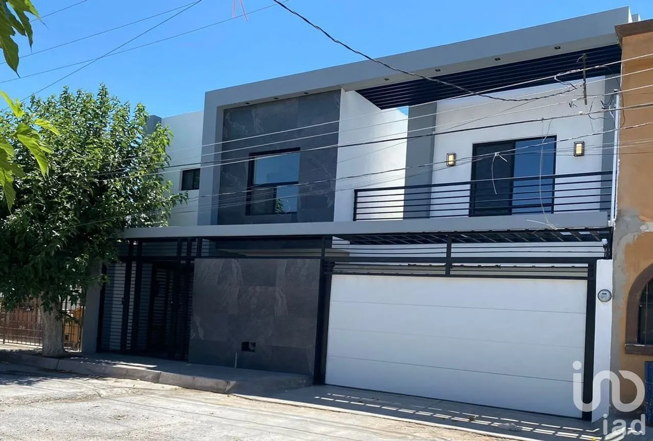 Casa en Venta en Los Parques, Juárez, Chihuahua | NEX-281594 | iad México | Foto 1 de 14