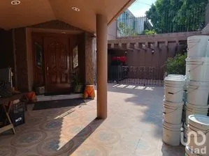 NEX-281660 - Casa en Venta, con 4 recamaras, con 3 baños, con 760 m2 de construcción en Ciudad Satélite, CP 53100, Estado de México.