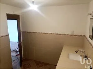 NEX-281678 - Casa en Venta, con 4 recamaras, con 2 baños en Jardines de Morelos 5a Sección, CP 55075, Estado de México.