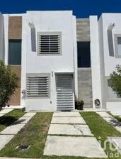 NEX-281680 - Casa en Venta, con 2 recamaras, con 2 baños, con 71 m2 de construcción en Parque Industrial Bernardo Quintana, CP 76246, Querétaro.