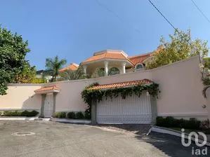 NEX-281689 - Casa en Venta, con 5 recamaras, con 7 baños, con 730 m2 de construcción.