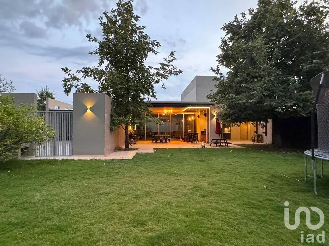 Casa en Venta en Villas de Irapuato, Irapuato, Guanajuato | NEX-281722 | iad México | Foto 1 de 23