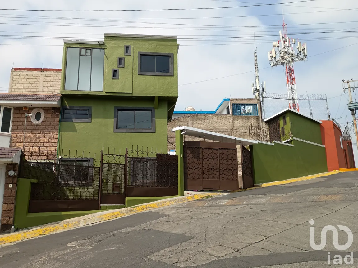 Casa en Venta en Lomas Boulevares, Tlalnepantla de Baz, Estado de México | NEX-281800 | iad México | Foto 1 de 18