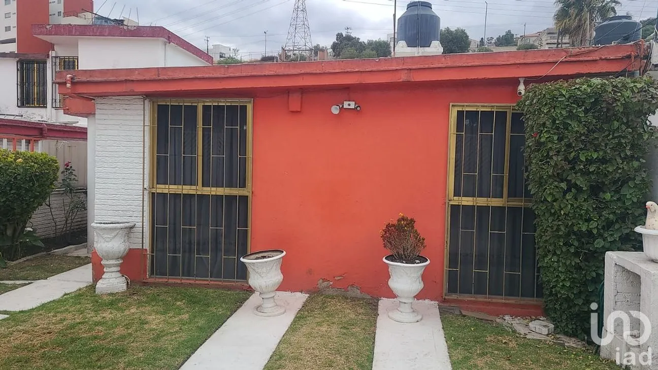 Casa en Venta en Los Pirules, Tlalnepantla de Baz, Estado de México | NEX-282009 | iad México | Foto 2 de 27
