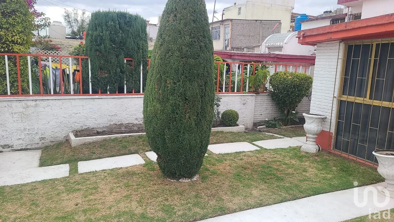 Casa en Venta en Los Pirules, Tlalnepantla de Baz, Estado de México | NEX-282009 | iad México | Foto 3 de 27