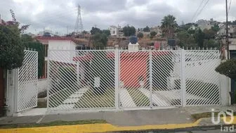 NEX-282009 - Casa en Venta, con 2 recamaras, con 1 baño, con 90 m2 de construcción en Los Pirules, CP 54040, Estado de México.