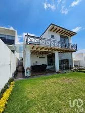 NEX-284718 - Casa en Venta, con 3 recamaras, con 3 baños, con 236 m2 de construcción en Bosque Esmeralda, CP 52930, Estado de México.