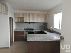NEX-284974 - Casa en Venta, con 3 recamaras, con 2 baños, con 108 m2 de construcción en Paseos del Bosque, CP 76910, Querétaro.