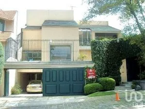 NEX-287874 - Casa en Venta, con 3 recamaras, con 3 baños, con 410 m2 de construcción en Lomas de las Palmas, CP 52788, Estado de México.