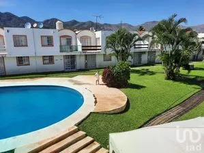 NEX-288095 - Casa en Venta, con 3 recamaras, con 2 baños, con 110 m2 de construcción en Llano Largo, CP 39906, Guerrero.