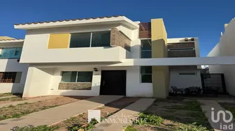NEX-291338 - Casa en Renta, con 3 recamaras, con 3 baños en 10 de Mayo, CP 81236, Sinaloa.