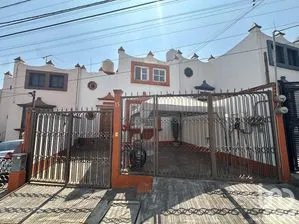 NEX-293048 - Casa en Venta, con 4 recamaras, con 2 baños, con 189 m2 de construcción en Fuentes de Satélite, CP 52998, Estado de México.