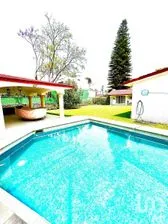 NEX-296250 - Casa en Renta, con 5 recamaras, con 3 baños, con 350 m2 de construcción.