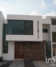 NEX-93516 - Casa en Venta, con 3 recamaras, con 2 baños, con 134 m2 de construcción en Juriquilla, CP 76226, Querétaro.