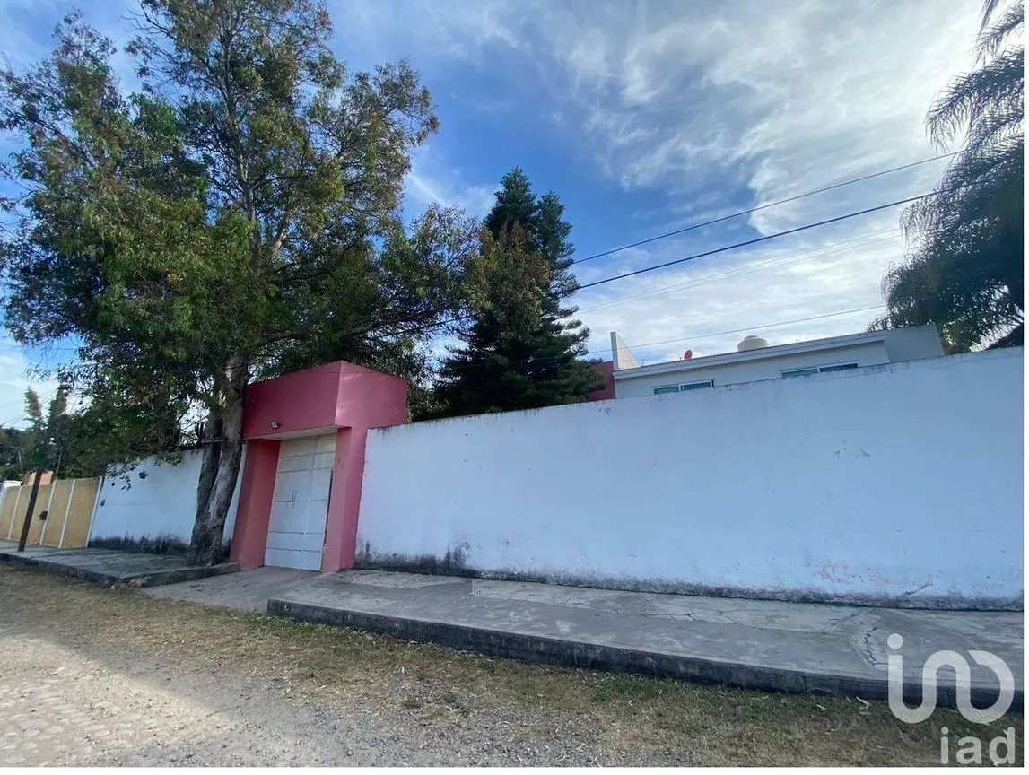 Casa en Venta en Jardines de La Calera, Tlajomulco de Zúñiga, Jalisco | NEX-100934 | iad México | Foto 1 de 40