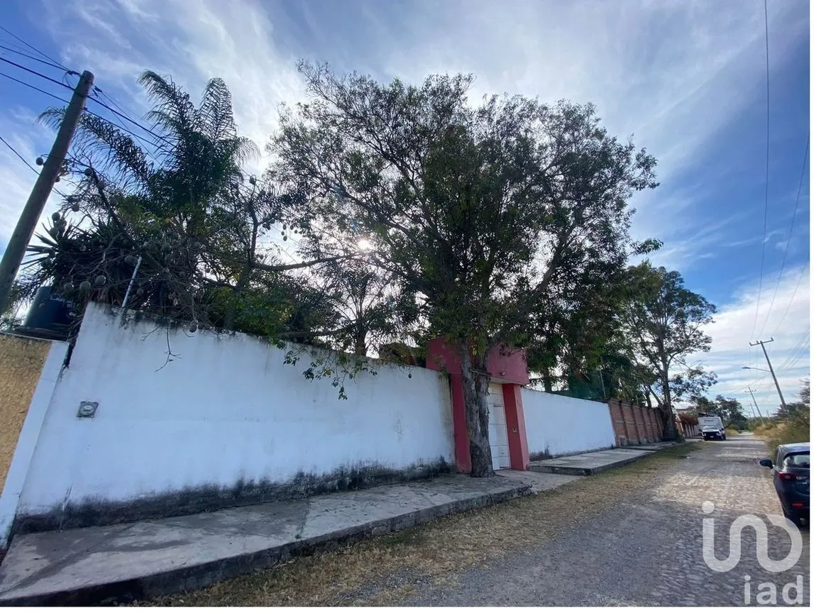 Casa en Venta en Jardines de La Calera, Tlajomulco de Zúñiga, Jalisco | NEX-100934 | iad México | Foto 2 de 40