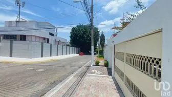 NEX-199784 - Casa en Renta, con 4 recamaras, con 2 baños en Patria, CP 45160, Jalisco.