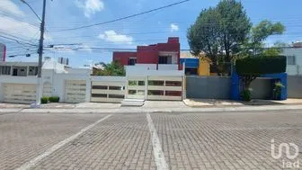NEX-199785 - Casa en Renta, con 6 recamaras, con 4 baños en Patria, CP 45160, Jalisco.
