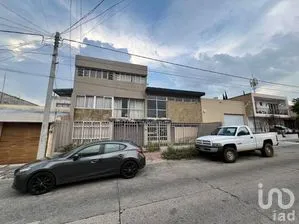 NEX-266663 - Casa en Venta, con 9 recamaras, con 4 baños, con 461 m2 de construcción en Independencia, CP 44290, Jalisco.