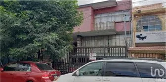 NEX-266692 - Casa en Venta, con 4 recamaras, con 2 baños, con 493 m2 de construcción en Americana, CP 44160, Jalisco.