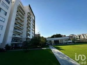 NEX-294470 - Departamento en Renta, con 3 recamaras, con 2 baños, con 180 m2 de construcción en Lomas Altas, CP 45128, Jalisco.