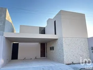 NEX-224924 - Casa en Venta, con 3 recamaras, con 3 baños, con 280 m2 de construcción.