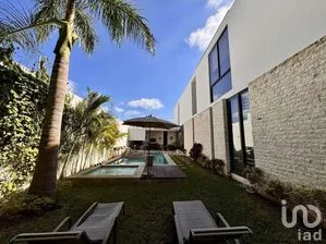 NEX-267670 - Casa en Venta, con 5 recamaras, con 6 baños, con 429.39 m2 de construcción.