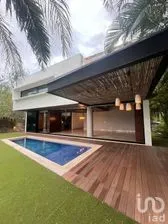 NEX-271273 - Casa en Venta, con 4 recamaras, con 5 baños, con 554 m2 de construcción en Yucatán Country Club, CP 97308, Yucatán.
