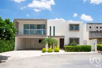 NEX-271353 - Casa en Venta, con 4 recamaras, con 4 baños, con 287 m2 de construcción en Xcumpich, CP 97204, Yucatán.