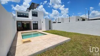 NEX-272624 - Casa en Venta, con 3 recamaras, con 3 baños, con 176.84 m2 de construcción.