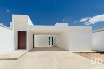 NEX-272631 - Casa en Venta, con 4 recamaras, con 6 baños, con 454 m2 de construcción.