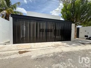 NEX-280417 - Casa en Venta, con 3 recamaras, con 4 baños, con 343.79 m2 de construcción en México Norte, CP 97128, Yucatán.