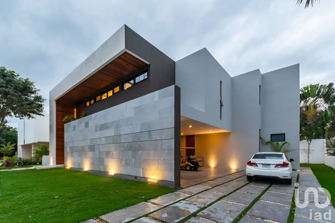 Casa en Venta en Yucatán Country Club, Mérida, Yucatán | NEX-280500 | iad México | Foto 2 de 17