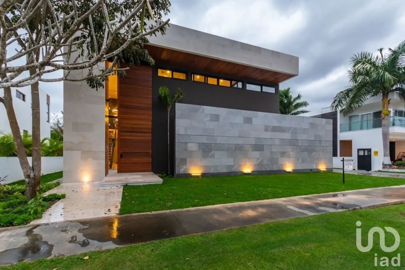 Casa en Venta en Yucatán Country Club, Mérida, Yucatán | NEX-280500 | iad México | Foto 1 de 17