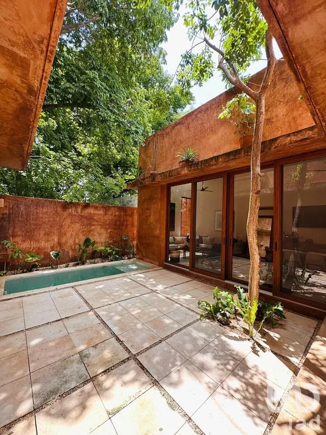 Casa en Venta en Mérida Centro, Mérida, Yucatán | NEX-283070 | iad México | Foto 1 de 14