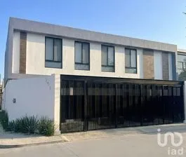 NEX-284772 - Casa en Venta, con 4 recamaras, con 4 baños, con 410.4 m2 de construcción en Dzityá, CP 97302, Yucatán.