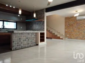 NEX-284921 - Casa en Renta, con 3 recamaras, con 1 baño, con 186 m2 de construcción.