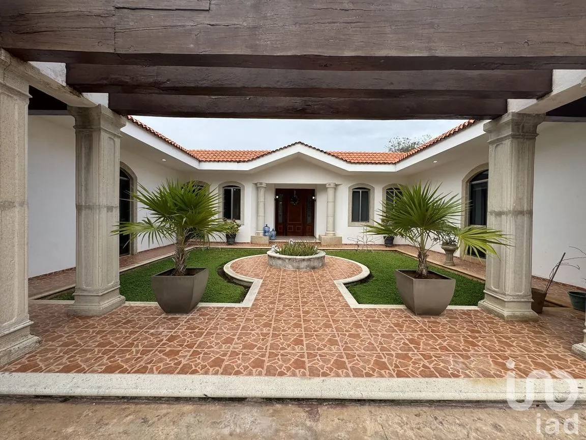 Casa en Venta en Chablekal, Mérida, Yucatán | NEX-288616 | iad México | Foto 1 de 31
